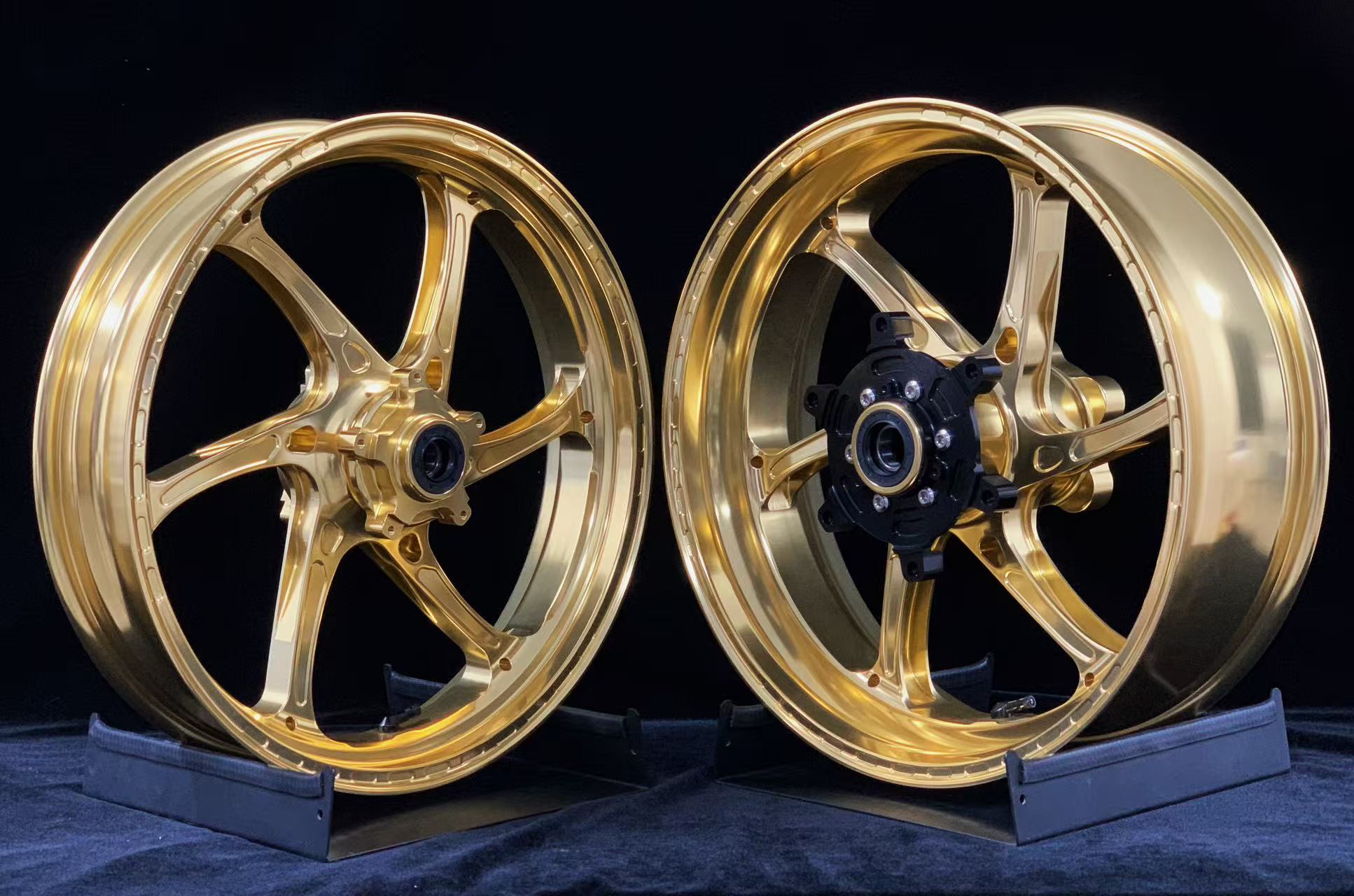 WILDOUTフォージドホイール前後セット CB300SF/SB