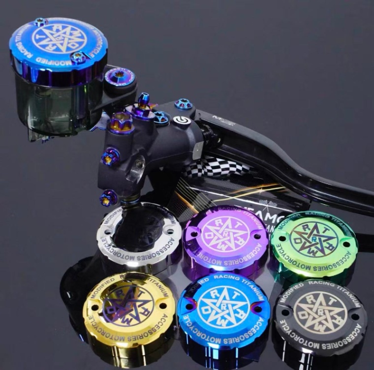 RTAMO チタンフルードタンクキャップ Brembo用